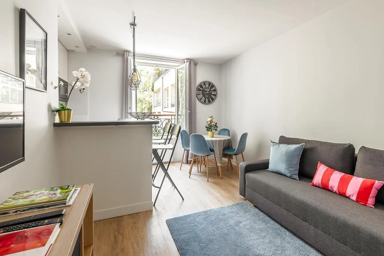 1 Bedroomed Apartment Repos Paris