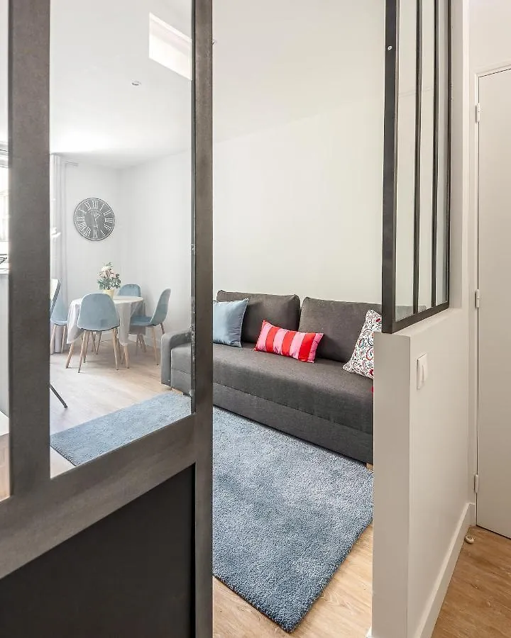 1 Bedroomed Apartment Repos Paris