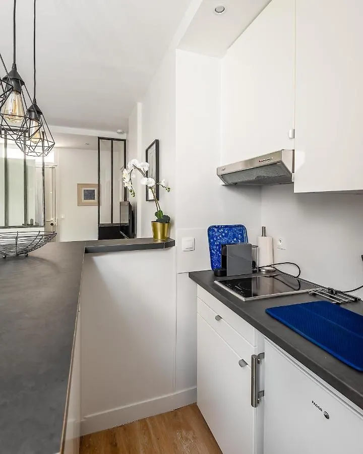 1 Bedroomed Apartment Repos Paris