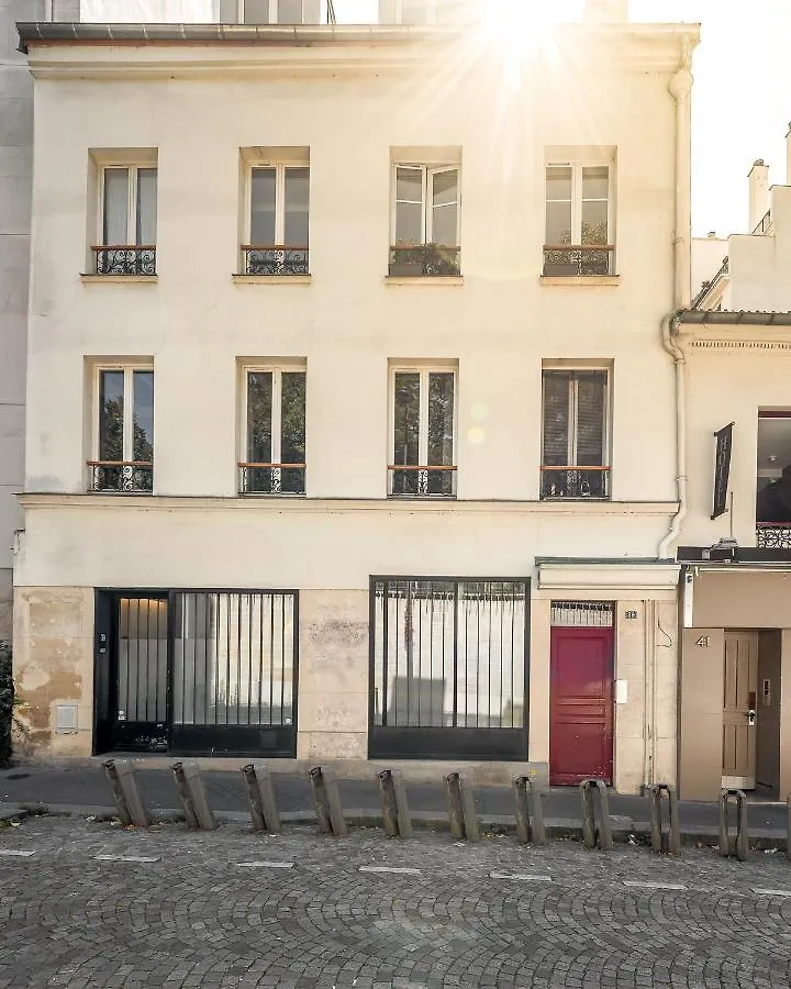 1 Bedroomed Apartment Repos Paris