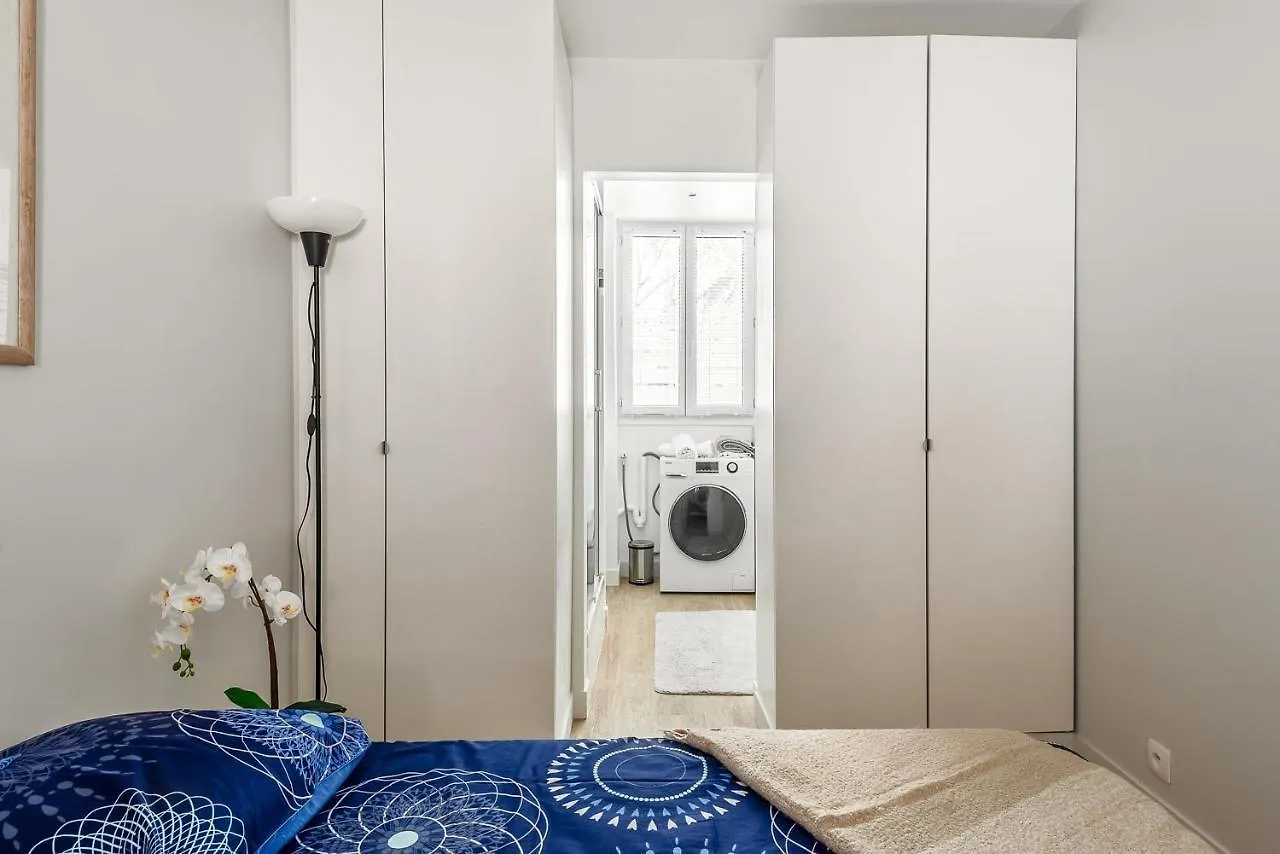 1 Bedroomed Apartment Repos Paris